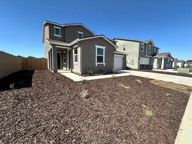 Building Photo - Newly built DR HORTON home coming soon!!