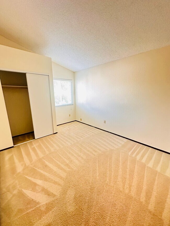 Building Photo - Better Invested Presents charming 4BR, 2.5...