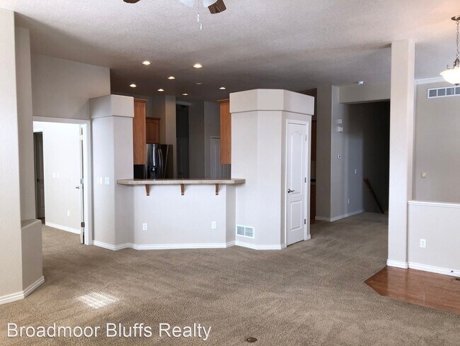 Building Photo - 5 br, 3.5 bath House - 9667 Carriage Creek...