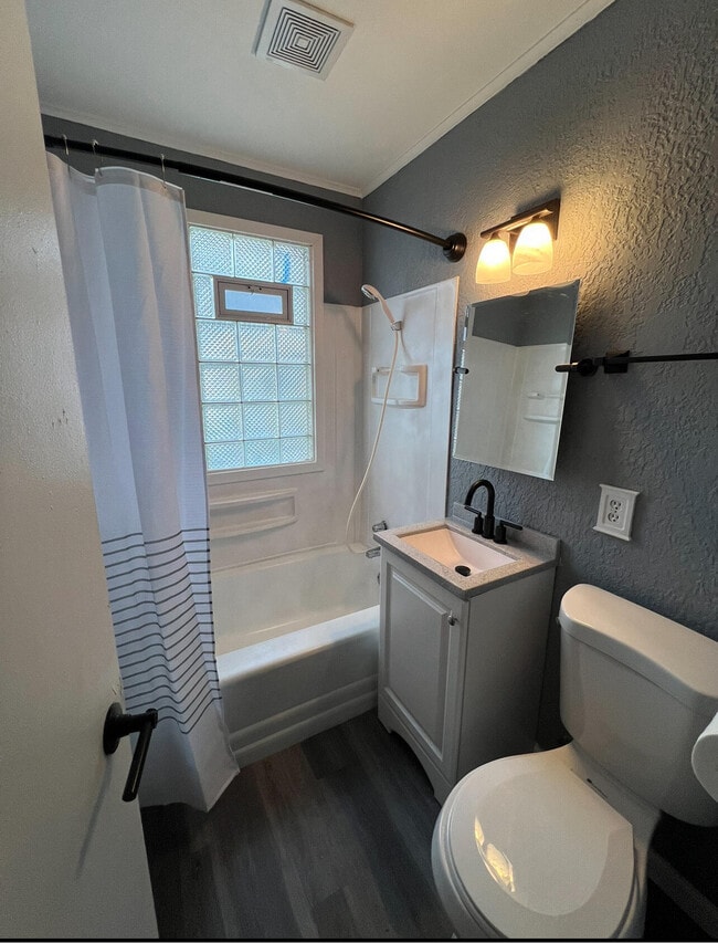 Building Photo - 3835 S 17th St