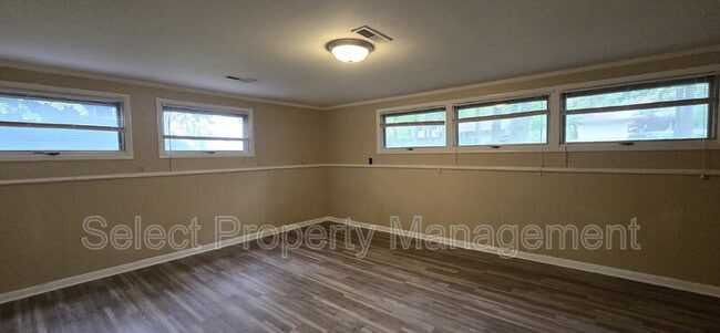 Building Photo - 7001 Blake Dr