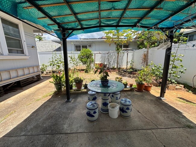 Building Photo - Spacious 1 Bedroom w/ Parking – Honolulu (...