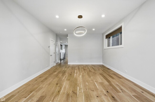 Building Photo - 1042 S Oakley Blvd