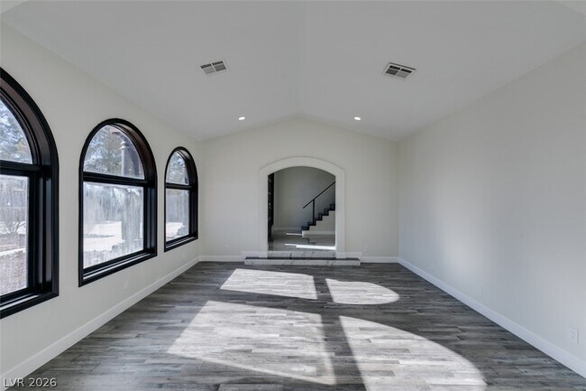 Building Photo - 7040 Obannon Drive