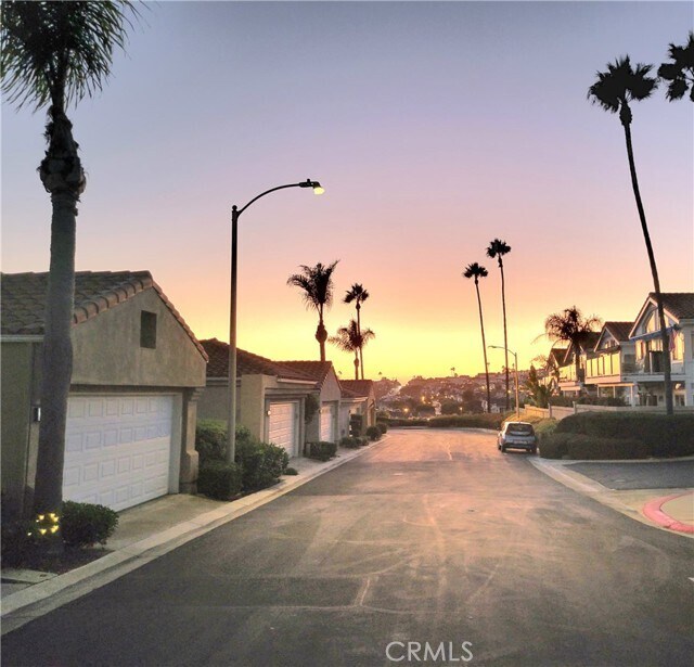 Building Photo - 24832 Sunstar Ln