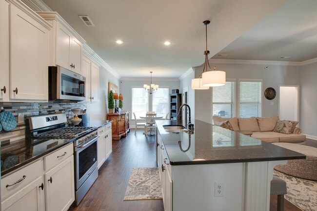 Building Photo - HAMPTON COVE/ OWENS CROSSROADS AREA