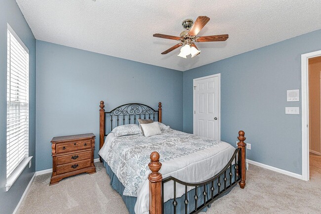 Building Photo - 1411 Deer Spring Ct