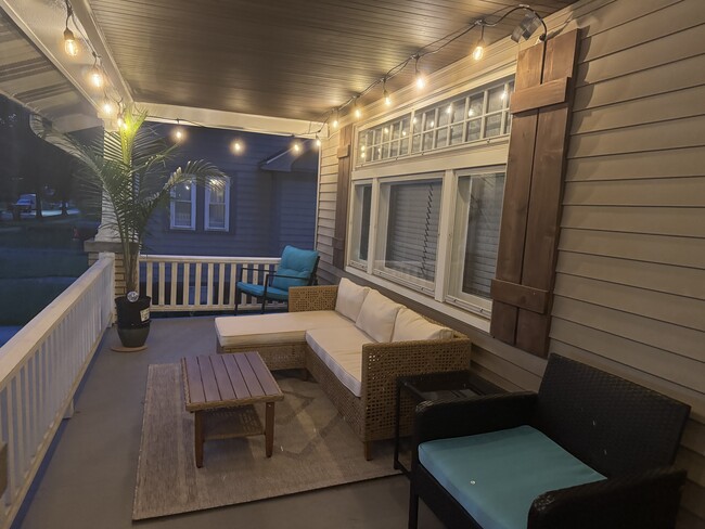 Building Photo - 17640 Larchwood Ave