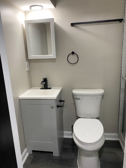 Building Photo - 2123 Sinclair Ln