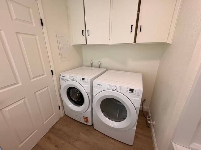 Building Photo - 0817