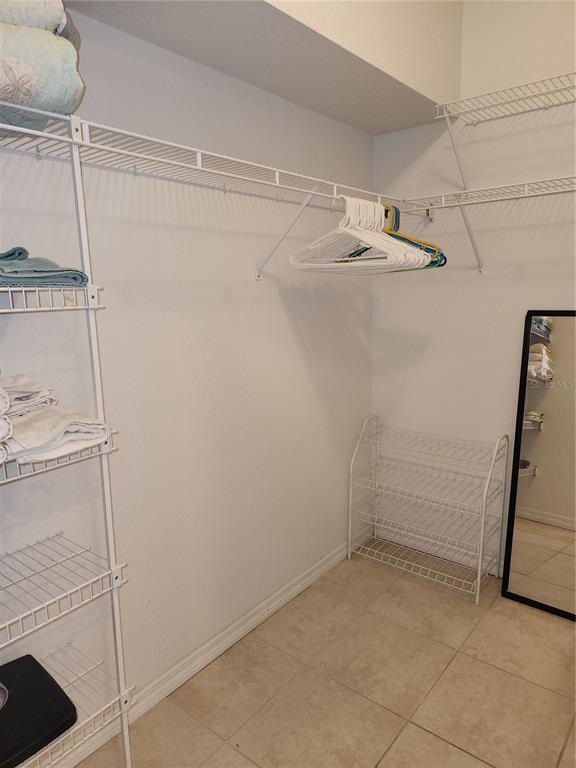 Building Photo - 6566 Fairway Gardens Dr