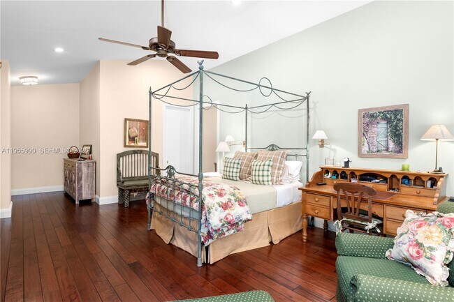 Building Photo - 7400 SW 47th Ct