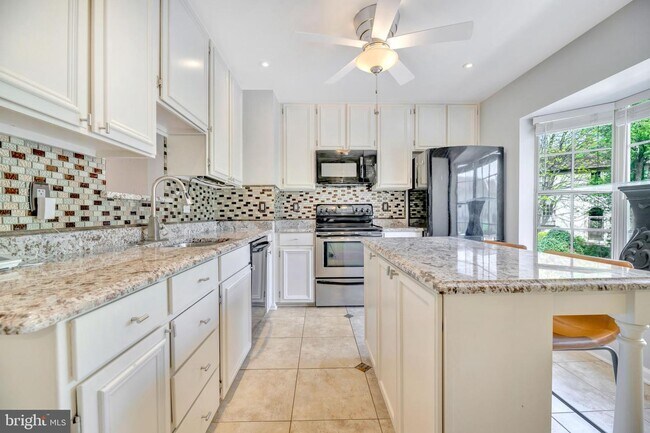 Building Photo - 7826 Mt Woodley Pl