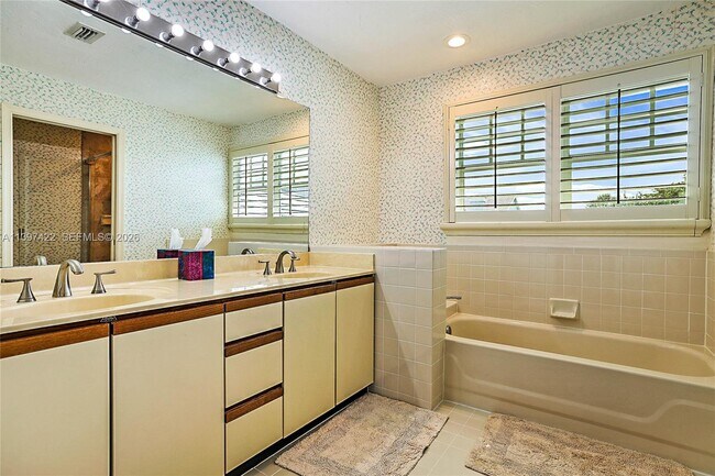 Building Photo - 905 Mainsail Cir