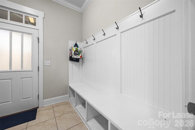 Building Photo - 522 Spring Landing Dr