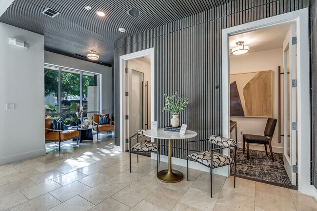 Building Photo - Galatyn Station