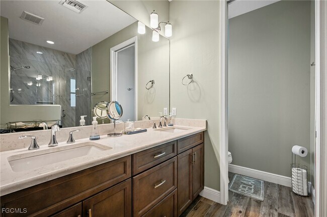 Building Photo - 256 Ibis St