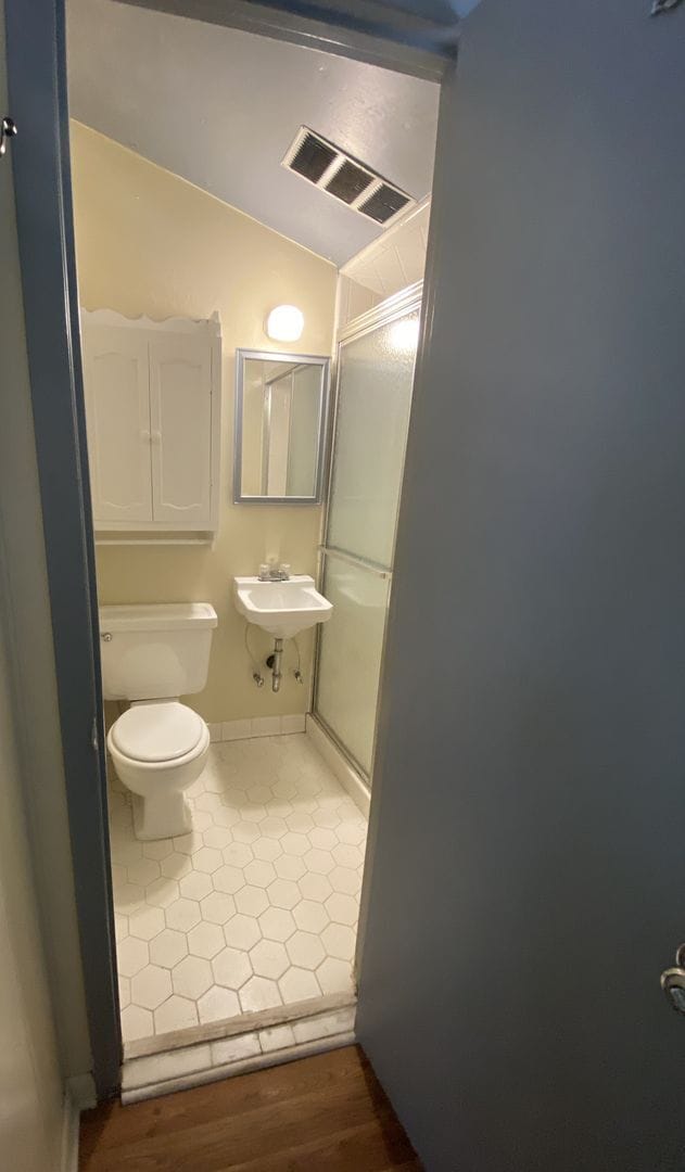 Building Photo - RENT SPECIAL! Large Brick home on UNCW bik...