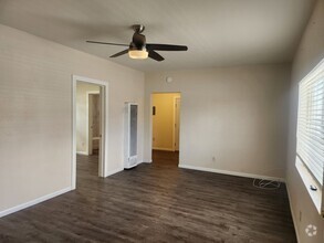 Building Photo - 151