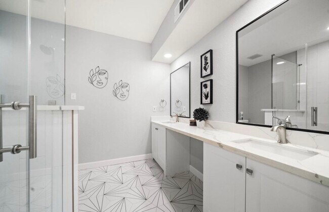 Building Photo - 1635 Castle Ct