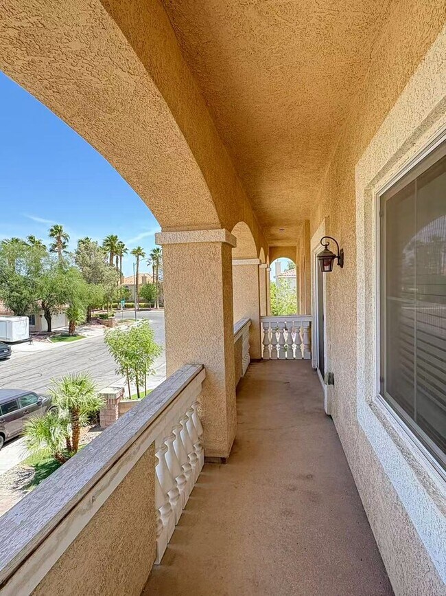 Building Photo - 6675 Coronado Crest Ave