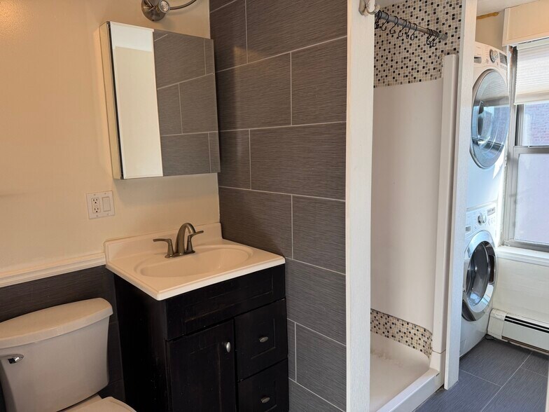 Building Photo - 229 8th St