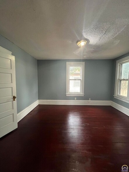 Building Photo - 810 Exchange St