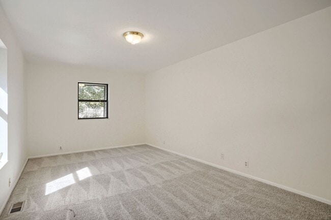 Building Photo - 1241 Olive St