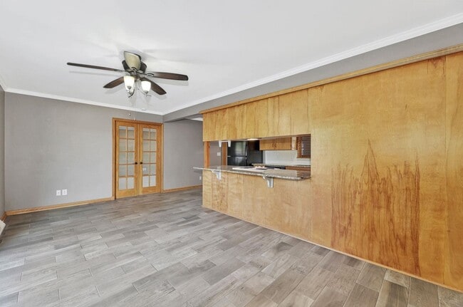 Building Photo - Coming available in February!