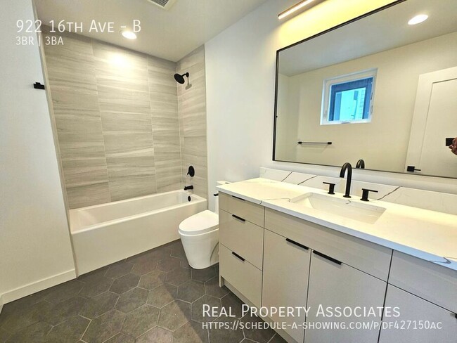 Building Photo - 922 16th Ave