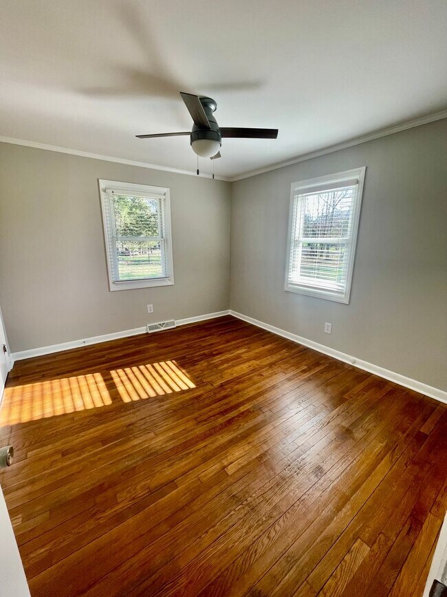 Building Photo - Welcome to this Charming 3 bedroom, 1 bathroom home in Iron Station, NC.