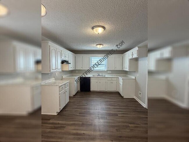 Building Photo - 3611 Pelton Rd