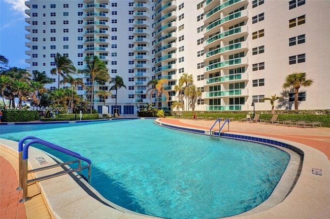 Building Photo - 3000 S Ocean Dr