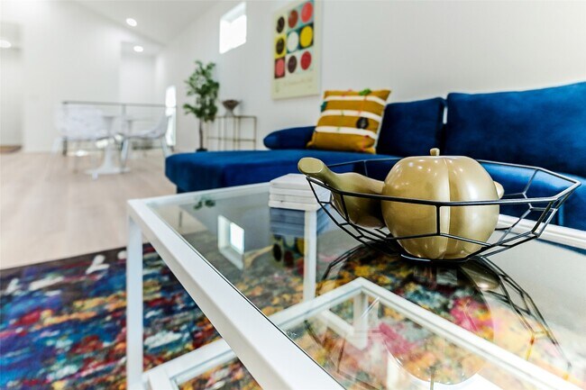 Building Photo - 4303 Chester St