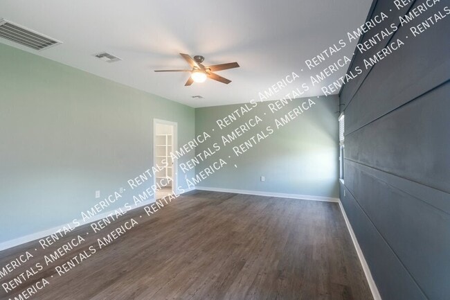 Building Photo - 12440 W Gini Ln