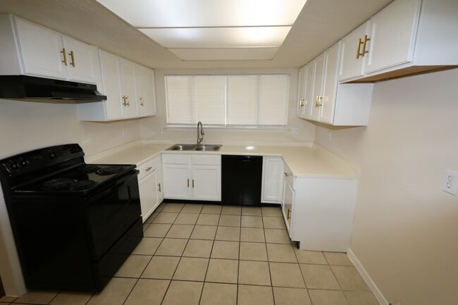 Building Photo - 8619 Parasol Ln