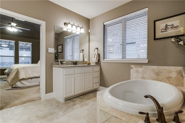 Building Photo - 5 Bed 4 Bath in Argyle's Harvest Community