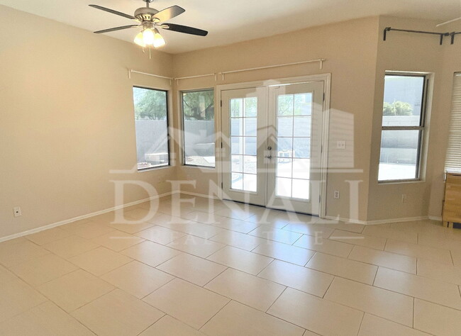 Building Photo - 8372 S Stephanie Ln