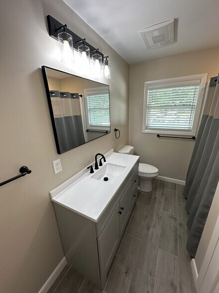 New bathroom - 193 Beaver St