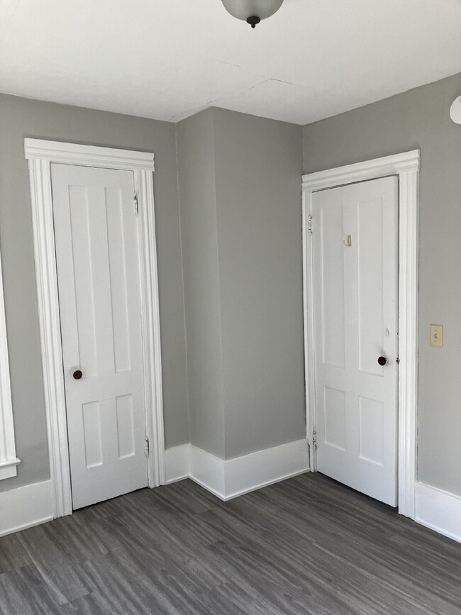 Building Photo - Available October 1 in the Village of Fairport!  2 Bedroom 1 bath upper apartment for $1,515/mo