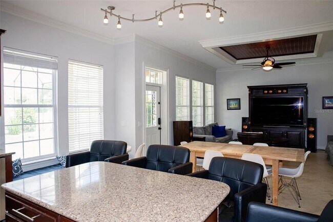 Building Photo - 411 Sycamore St