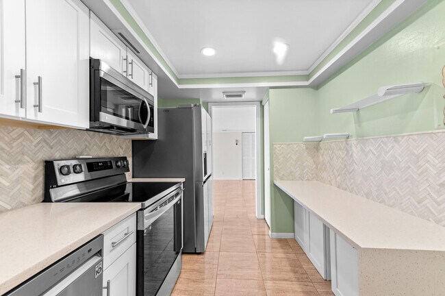 Building Photo - 2400 Presidential Way