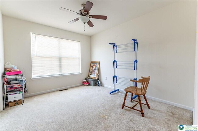 Building Photo - 940 King Way