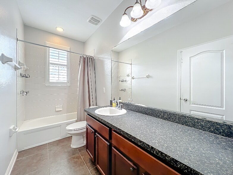 Building Photo - 3513 Bunchberry Way