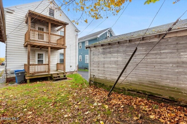 Building Photo - 4 Edison Ave