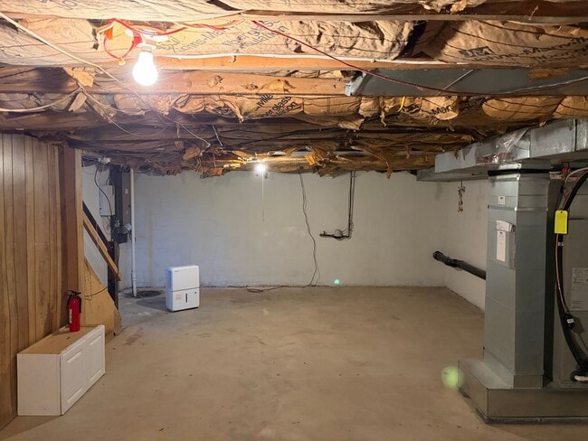 Building Photo - Renovated 3 Bed Twin Home for Rent