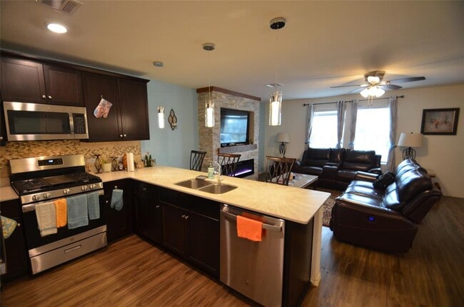 Building Photo - 13706 Mussel Rn