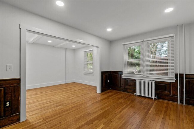 Building Photo - 41 Freeborn St