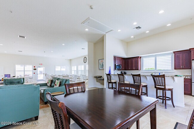 Building Photo - 1025 Jimmy Buffett Mem Hwy