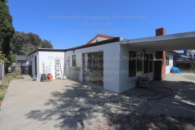 Building Photo - 3324 S Olive St